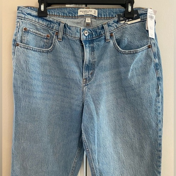 Abercrombie & Fitch curve love the 90’s straight mid rise Jeans Sz 32 NWT - Picture 3 of 7